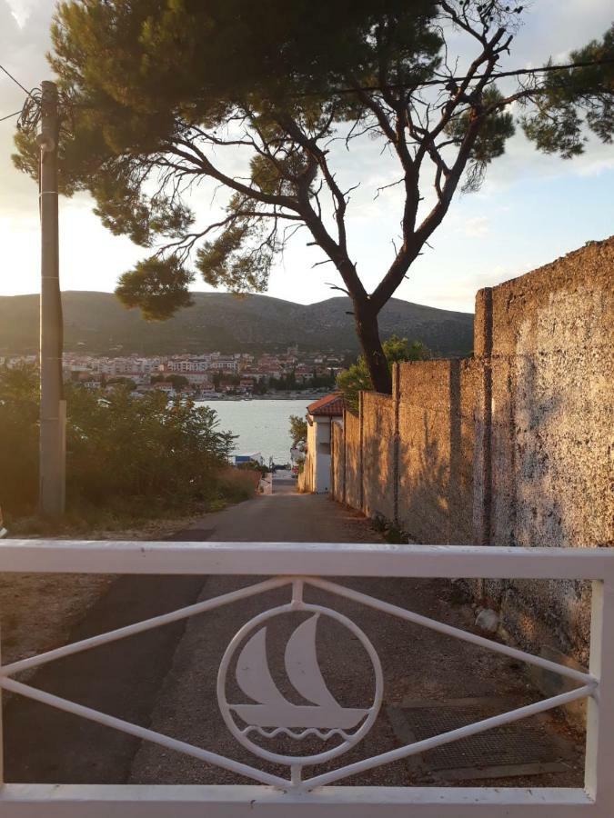 Apartment Dinka Trogir Exterior photo