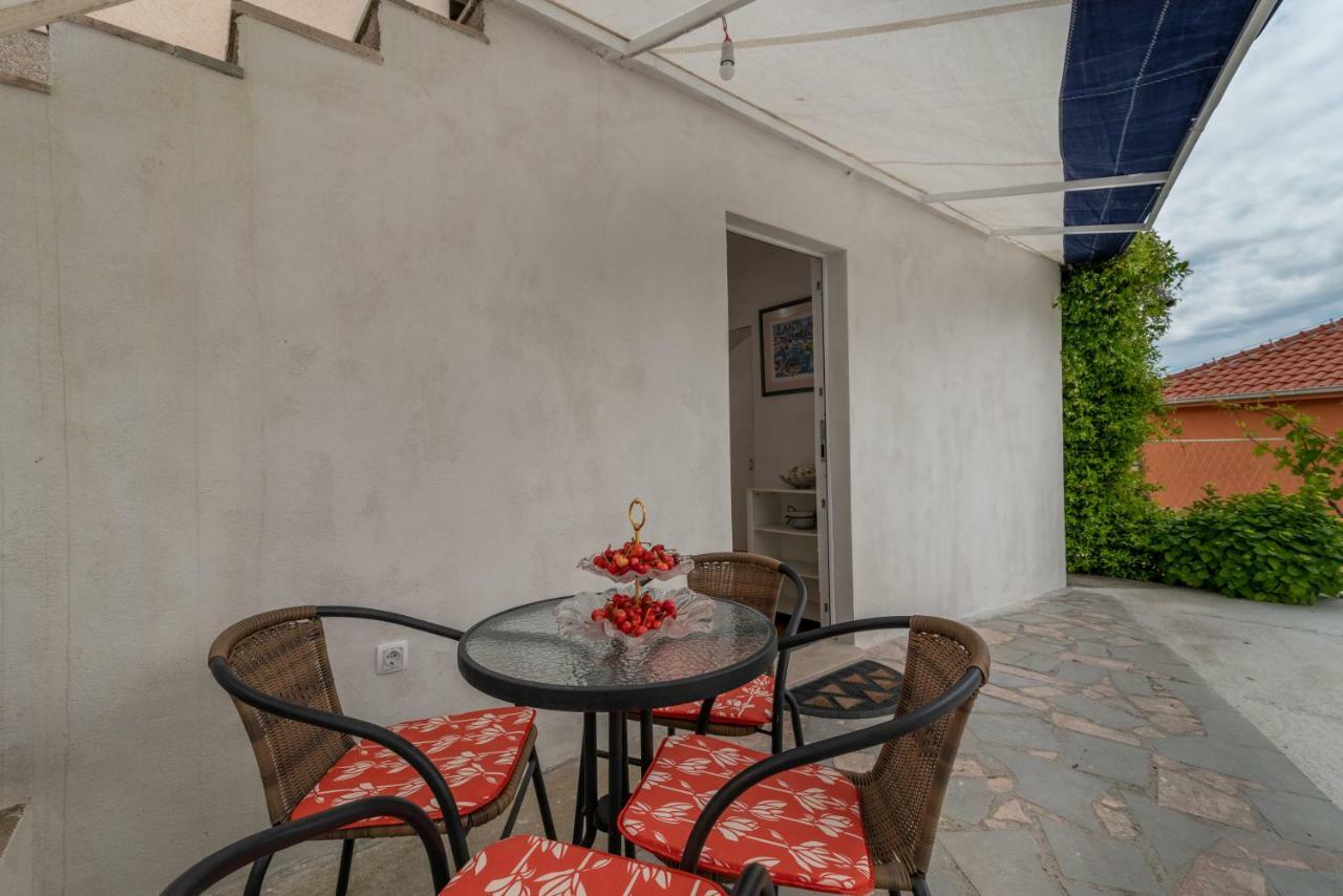 Apartment Dinka Trogir Exterior photo